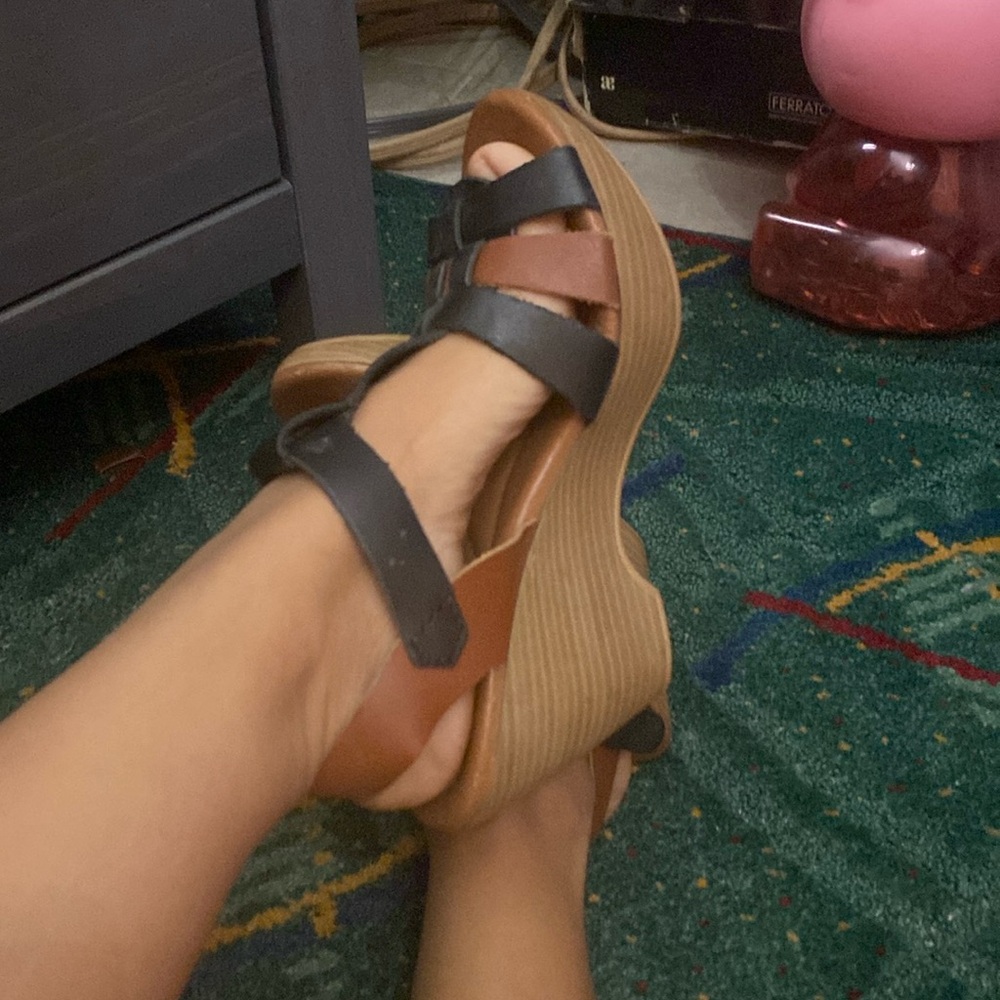 Platform sandals